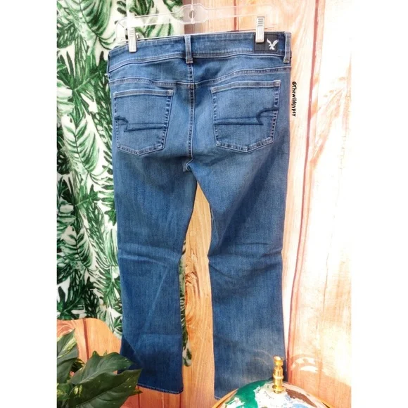 American eagle kick boot jeans 🍃 - Picture 4 of 9